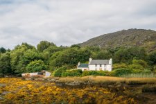 ireland-old-house.jpg