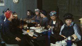 Wipers-eating-lunch-Clinton-Iowa-19391.jpg