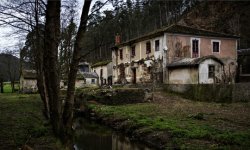 One-of-the-abandoned-haml-009.jpg